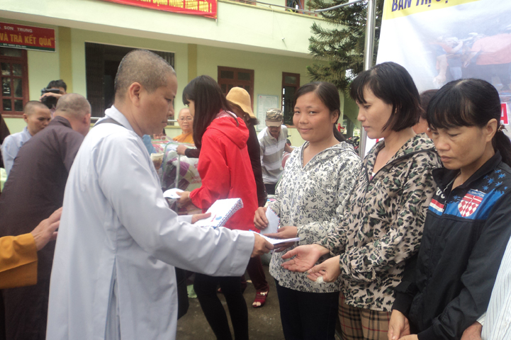 cuu-tro-mien-trung-2-16