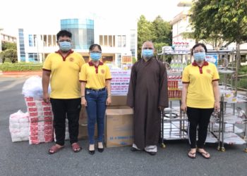 Video – Chùa Ân Thọ thăm và trao tặng hỗ trợ đến Bệnh viện Dã chiến Số 9 tại Trường Chính trị tỉnh Long An