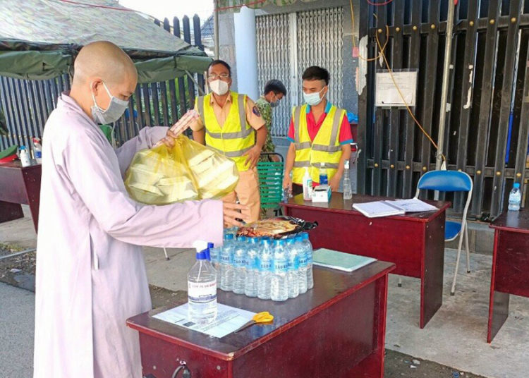 Cần Đước: Ban Trị sự GHPGVN huyện chung tay phòng chống đại dịch covid 19.