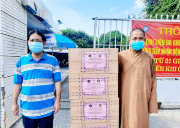 Phật giáo Long An trao tặng 10.000 khẩu trang N95 cho các bệnh viện điều trị Covid-19