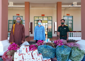 Huyện Tân Thạnh: Ban Trị sự Phật giáo huyện thăm bệnh viện dã chiến, khu cách ly tập trung