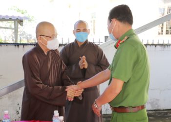 Video – Túi Gạo Nghĩa Tình: Tặng gạo ngày 25 tháng 9 năm 2021