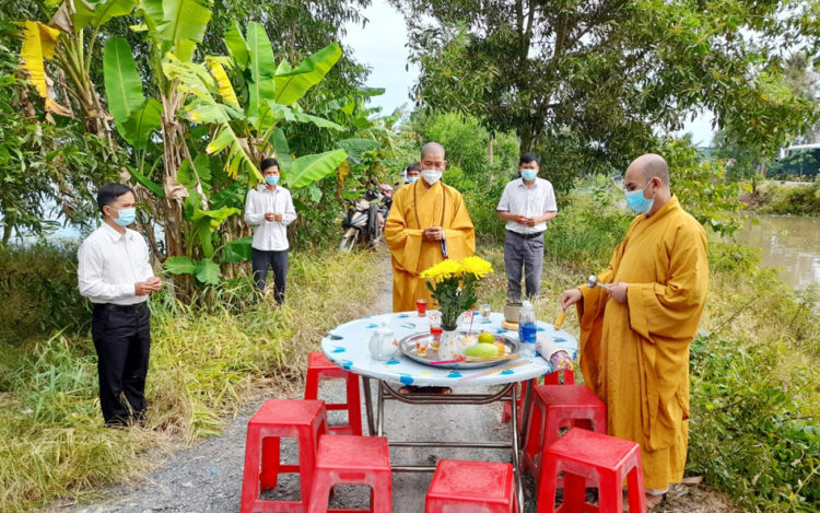 Ban Trị sự GHPGVN huyện Tân Thạnh khởi công xây dựng 3 cầu giao thông nông thôn tại xã Kiến Bình