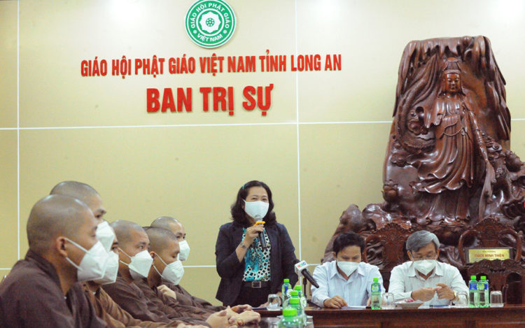 Phật giáo Long An tiếp đón Đoàn chư tăng Miền Bắc đến tham gia hỗ trợ phòng, chống dịch tại Long An