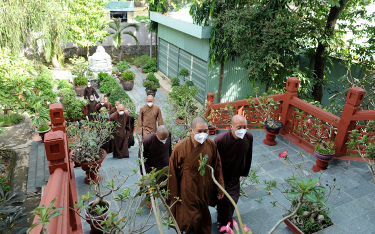 Phật giáo Long An tiếp đón Đoàn chư tăng Miền Bắc đến tham gia hỗ trợ phòng, chống dịch tại Long An