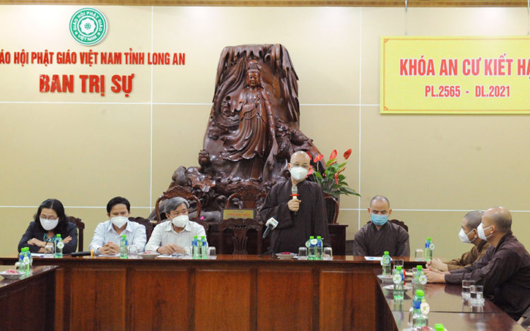 Phật giáo Long An tiếp đón Đoàn chư tăng Miền Bắc đến tham gia hỗ trợ phòng, chống dịch tại Long An