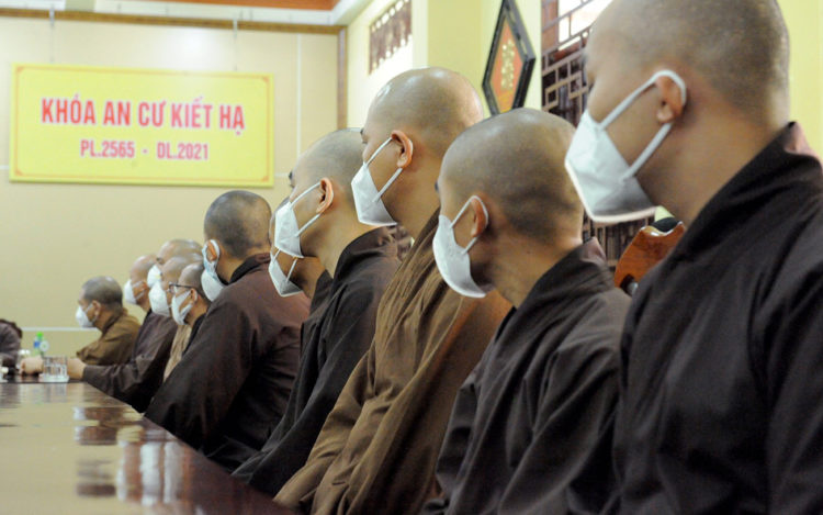 Phật giáo Long An tiếp đón Đoàn chư tăng Miền Bắc đến tham gia hỗ trợ phòng, chống dịch tại Long An
