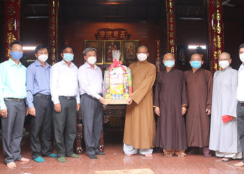 Ban Trị sự GHPGVN huyện Đức Hòa đón tiếp phái đoàn đại diện lãnh đạo chính quyền tỉnh Long An.