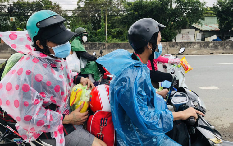 Long An: Tiếp sức cho người dân miền Tây về quê tránh dịch
