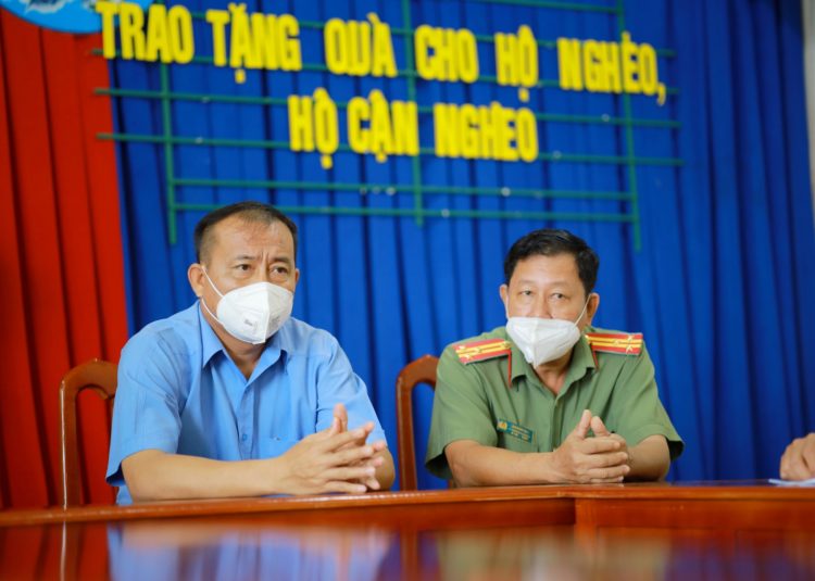 Túi Gạo Nghĩa Tình: Tặng 12 tấn gạo đến 2 huyện – Châu Thành và Đức Huệ