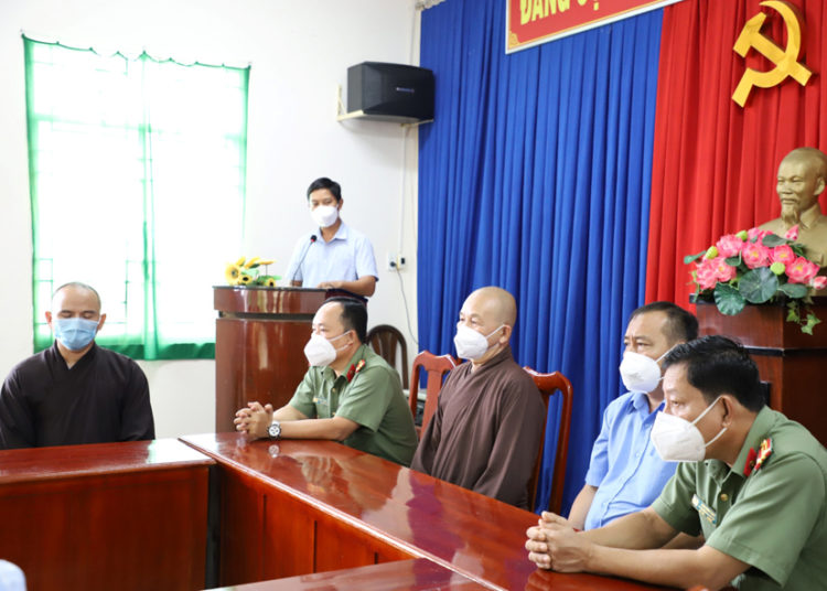 Túi Gạo Nghĩa Tình: Tặng 12 tấn gạo đến 2 huyện – Châu Thành và Đức Huệ