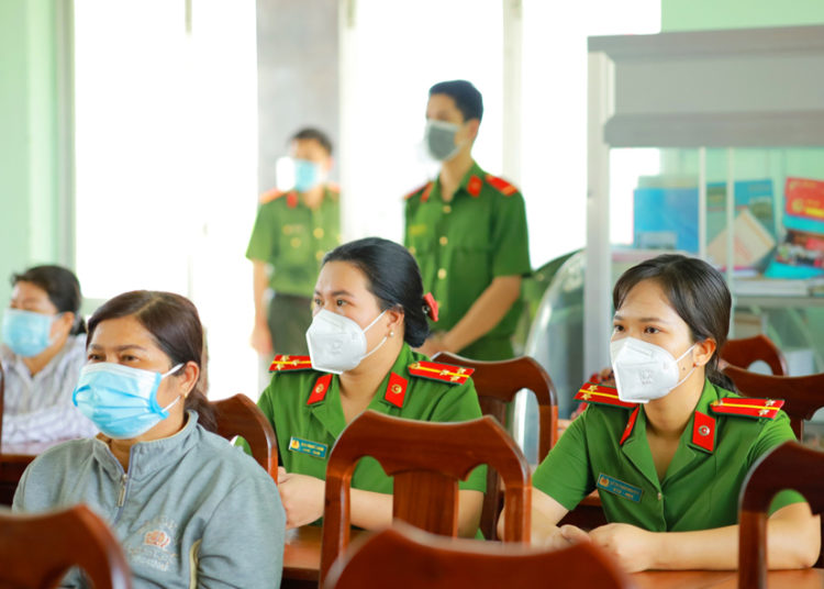 Túi Gạo Nghĩa Tình: Tặng 12 tấn gạo đến 2 huyện – Châu Thành và Đức Huệ
