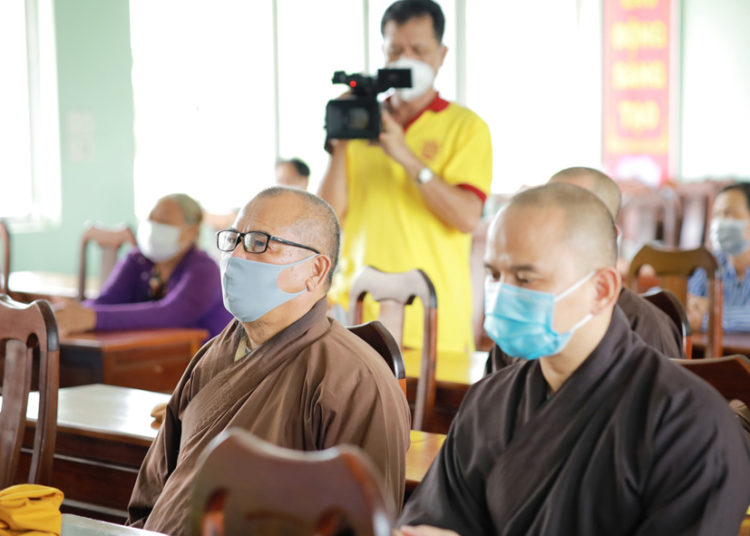 Túi Gạo Nghĩa Tình: Tặng 12 tấn gạo đến 2 huyện – Châu Thành và Đức Huệ