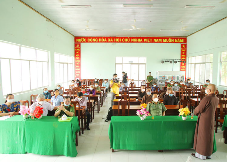 Túi Gạo Nghĩa Tình: Tặng 12 tấn gạo đến 2 huyện – Châu Thành và Đức Huệ