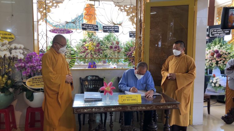 Các phái đoàn viếng tang cố Ni trưởng Thích nữ Tắc Nhụy