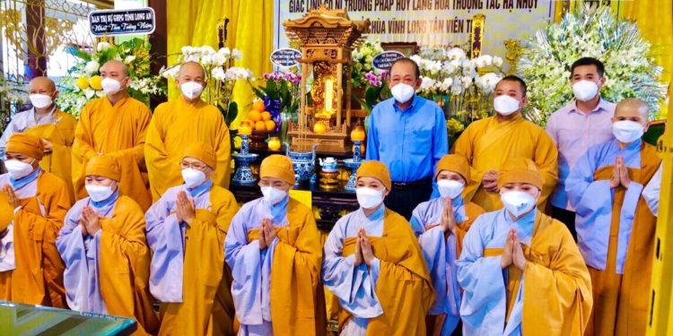 Các phái đoàn viếng tang cố Ni trưởng Thích nữ Tắc Nhụy