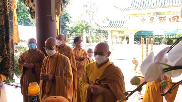 Các phái đoàn viếng tang cố Ni trưởng Thích nữ Tắc Nhụy