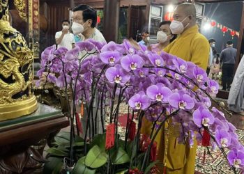 Đức Hòa: Nguyên Chủ Tịch nước Trương Tấn Sang dâng hương đầu năm Nhâm Dần tại chùa Pháp Minh