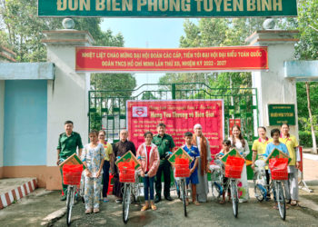 Phái Đoàn Từ Tâm Trao Quà Từ Thiện Huyện Vĩnh Hưng