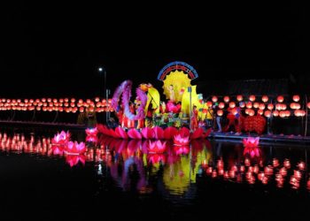 Đại lễ hoa đăng kính mừng Phật đản của Ban Hoằng pháp tỉnh và chùa Ân Thọ