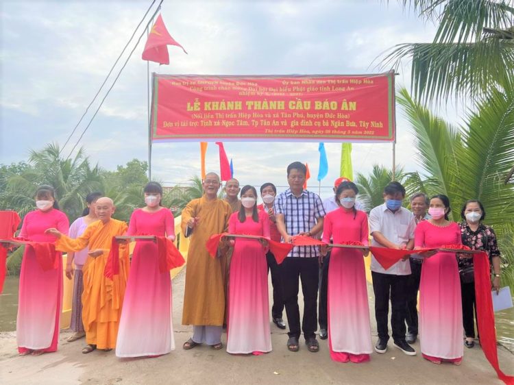Đức Hòa: Lễ khánh thành cầu Báo Ân (Thổ Định)  tại thị trấn Hiệp Hòa chào mừng Đại lễ Phật đản PL 2566