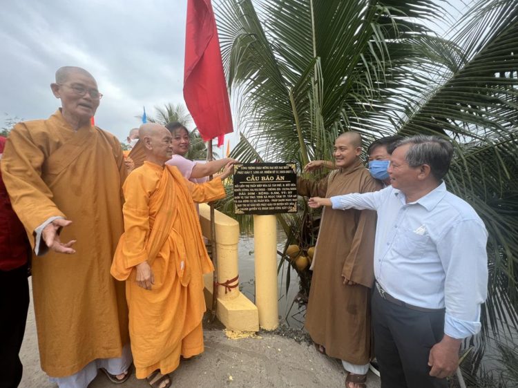 Đức Hòa: Lễ khánh thành cầu Báo Ân (Thổ Định)  tại thị trấn Hiệp Hòa chào mừng Đại lễ Phật đản PL 2566