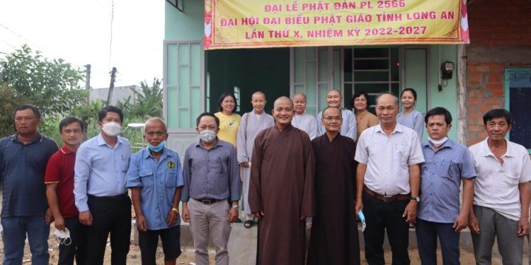 Đức Hòa: Ban Trị sự bàn giao nhà tình thương tại xã Đức Hòa Đông
