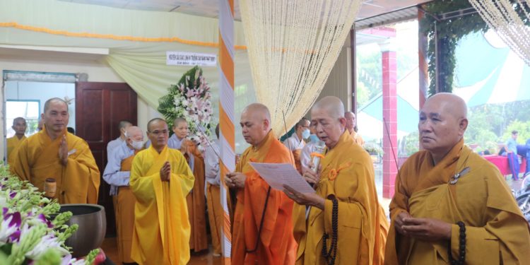Lễ nhập kim quan Ni trưởng Thích Nữ Minh Nhu