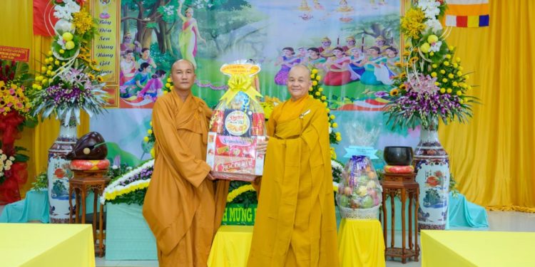 Cần Đước: Ban Trị sự Phật giáo huyện trang nghiêm tổ chức Đại lễ Phật đản Pl: 2566