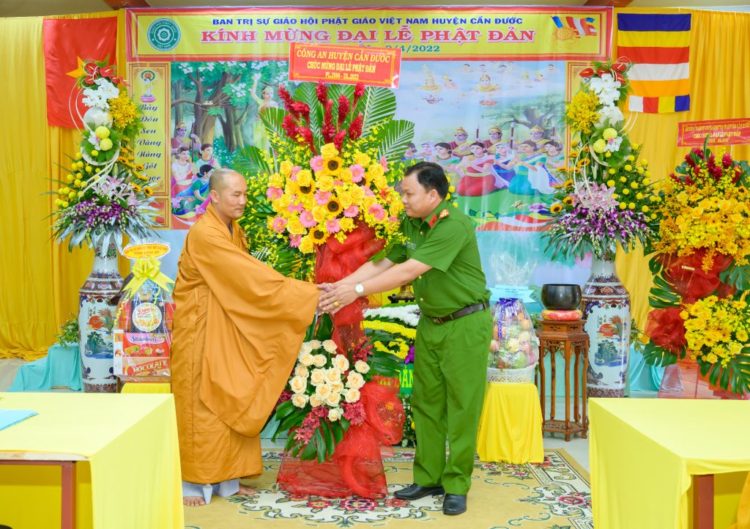 Cần Đước: Ban Trị sự Phật giáo huyện trang nghiêm tổ chức Đại lễ Phật đản Pl: 2566