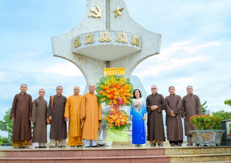 Cần Đước: Ban Trị sự Phật giáo huyện trang nghiêm tổ chức Đại lễ Phật đản Pl: 2566
