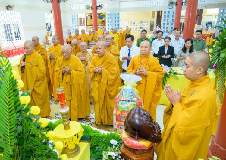 Cần Đước: Ban Trị sự Phật giáo huyện trang nghiêm tổ chức Đại lễ Phật đản Pl: 2566