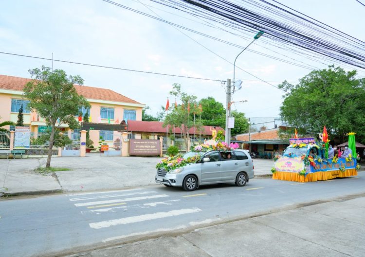 Cần Đước: Ban Trị sự Phật giáo huyện trang nghiêm tổ chức Đại lễ Phật đản Pl: 2566