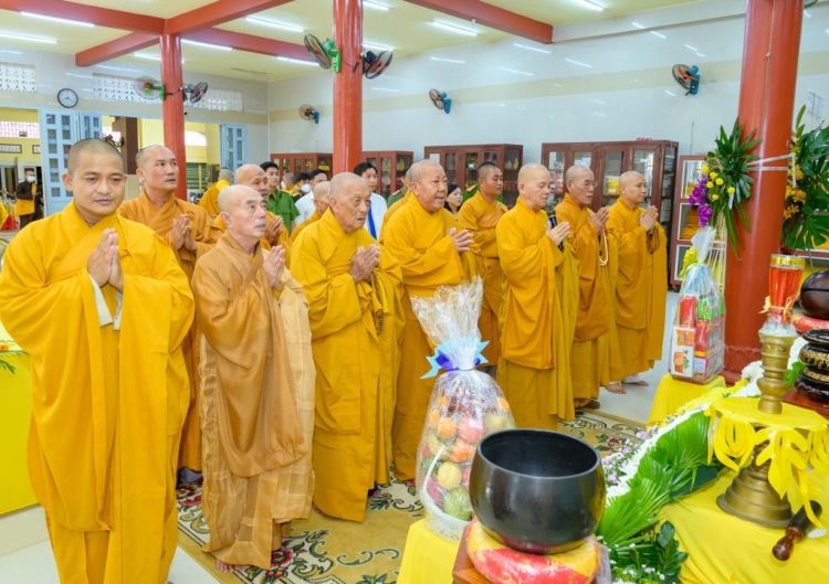 Cần Đước: Ban Trị sự Phật giáo huyện trang nghiêm tổ chức Đại lễ Phật đản Pl: 2566