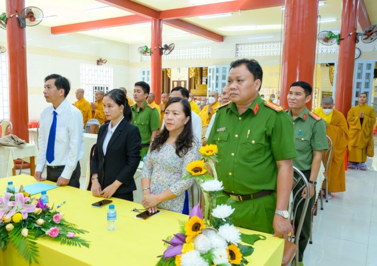 Cần Đước: Ban Trị sự Phật giáo huyện trang nghiêm tổ chức Đại lễ Phật đản Pl: 2566