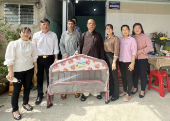 Huyện Bến Lức: Chùa Thạnh Đức trao nhà tình thương