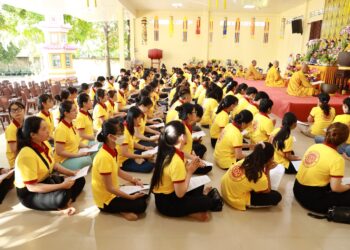 Hơn 200 bạn trẻ tham dự khóa tu Tuổi Trẻ tại chùa Ân Thọ