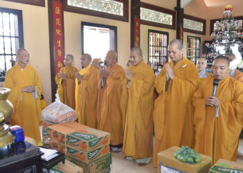 Đức Hòa – Đức Huệ: Ban Trị sự Phật giáo huyện cúng dường các trú xứ An cư kiết hạ tỉnh Long An