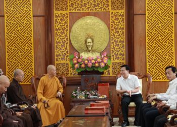 Tân Ban Thường trực Ban Trị sự GHPGVN tỉnh nhiệm kỳ X đến thăm lãnh đạo tỉnh Long An