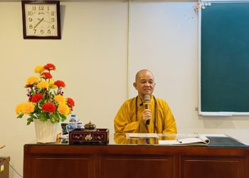 Hòa thượng Thích Minh Thiện viếng thăm và sách tấn Ban chủ nhiệm cùng Tăng Ni sinh trường Trung cấp Phật học Long An Khóa VIII