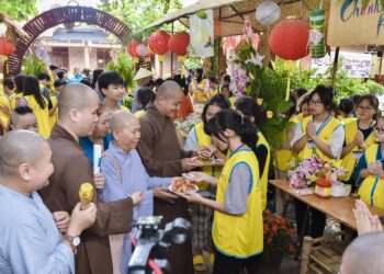 Khóa tu mùa hè “Gieo hạt từ bi lần thứ 4” tại Chùa Pháp Minh ngày thứ 4