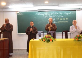 Tăng Ni sinh khoá VIII (2022-2025) Trường Trung cấp Phật học Long An thi học kỳ I, năm thứ I