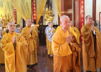 Đức Hòa: Trưởng lão Hòa thượng Quyền Pháp chủ GHPGVN thắp hương tưởng niệm Tổ sư tại Tổ đình Linh Nguyên