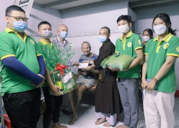 CLB Thiện nguyện Cỏ Bốn Lá tổ chức Hành trình thiện nguyện “Hiếu đạo từ tâm” nhân ngày hiếu hạnh 2022