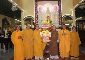 Đức Hòa: BTS GHPGVN huyện chúc tết các tự viện trong huyện ngày 17/12/Nhâm Dần