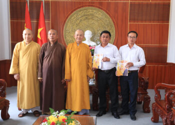 Ban Trị sự GHPGVN tỉnh Long An, chúc tết Huyện ủy – HĐND – UBND – UBMTTQVN huyện Đức Huệ