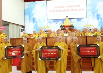 Lễ Trao Giáo Chỉ Tấn Phong Giáo Phẩm Cho Chư Tôn Đức Tăng Ni Phật Giáo Tỉnh Long An.
