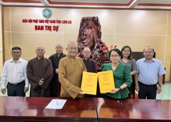 Ký kết phối hợp về việc phóng sinh và cân bằng môi trường thuỷ sản