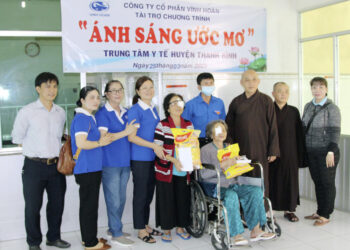 Thủ Thừa: Ban Từ Thiện Tổ Đình Kim Cang hướng dẫn Cty Vĩnh Hoàn Mỗ Mắt Từ Thiện