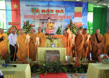 Tân Trụ:  Đại đức Thích Minh Anh tổ chức lễ Đặt đá trùng tu xây dựng chùa Phước Đức